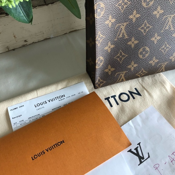 Louis Vuitton Toiletry 26 - Picture 8 of 8
